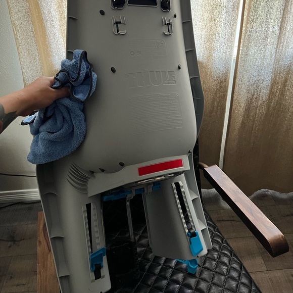 Brand new condition Thule child bike seat 😊 - Picture 5 of 5